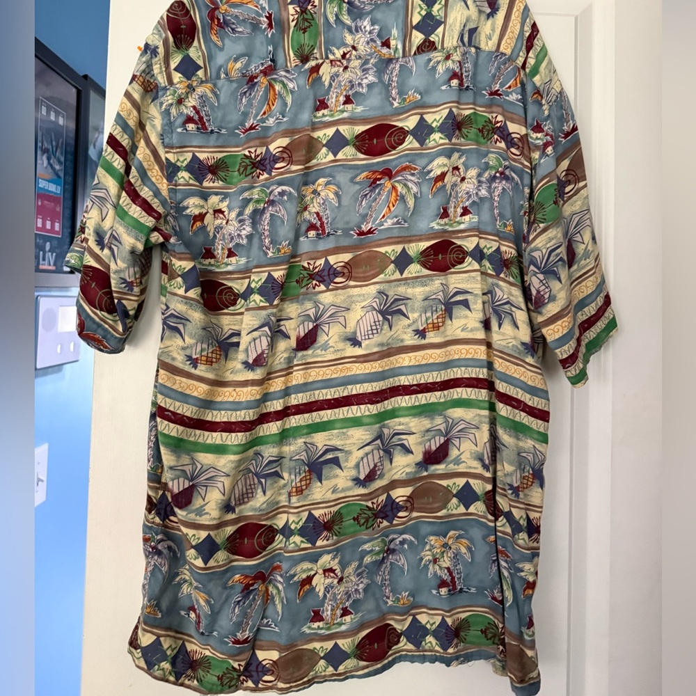 Men's Hawaiian Shirt Sz L CAMPIA Beach Tropical Island 100% Rayon palm trees
